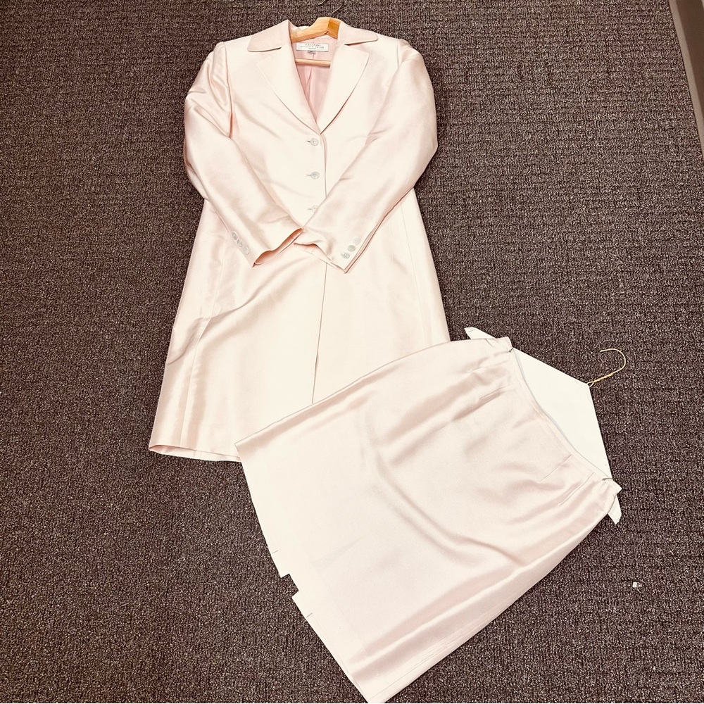 Tahari Arthur S Levine Elegant Pink Blazer and Skirt Set Womens 4P Business Silk